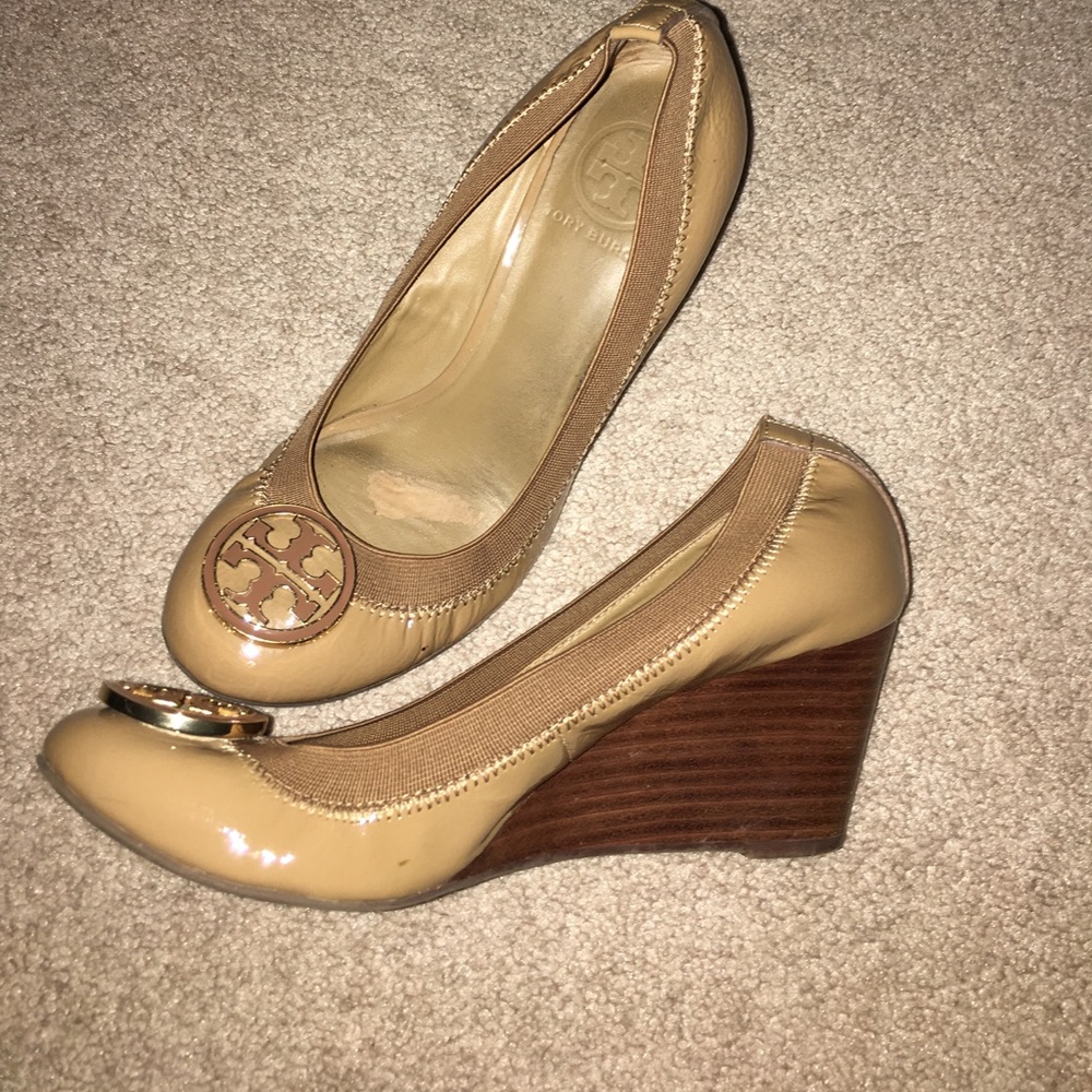 Tory Burch Patent Tan Wedges